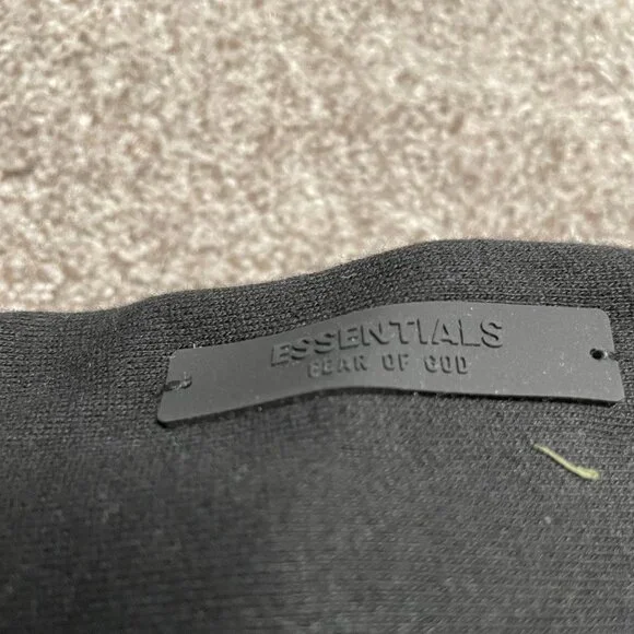 FOG - Fear of God Essentials Black Fleece Hoodie FW24 - (READ DESCRIPTION) - Picture 6 of 11